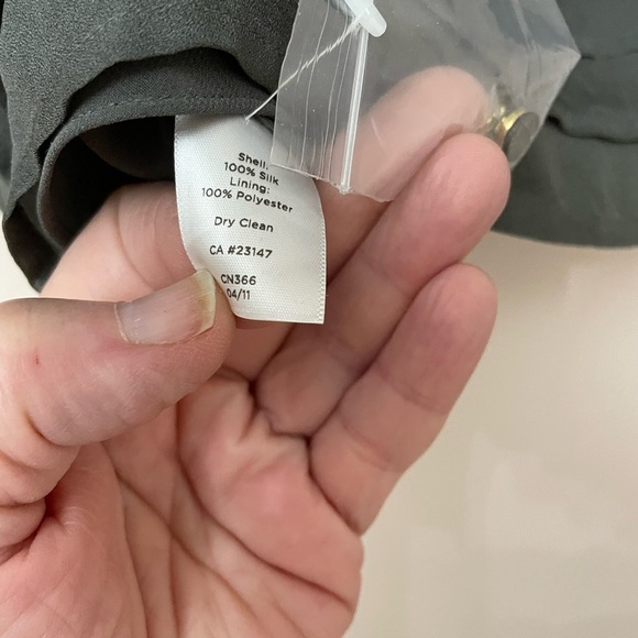 Talbots charcoal gray long sleeves silk blouses size 24 - Picture 7 of 7